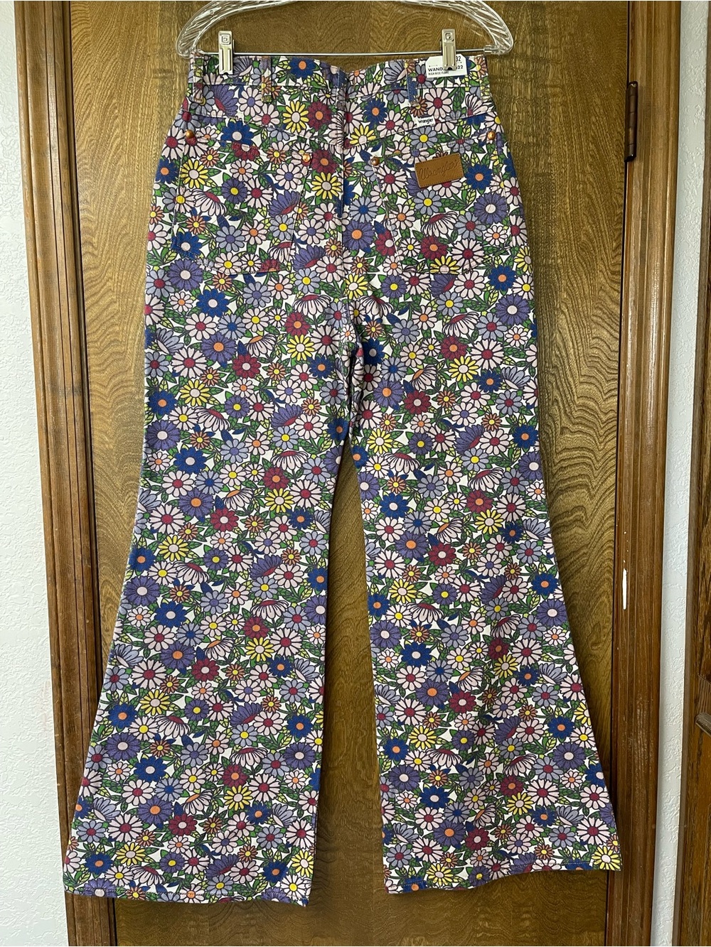 Wrangler Wanderer Size 30 Floral High Rise Wide Flare Leg Jeans NWT - Picture 5 of 8